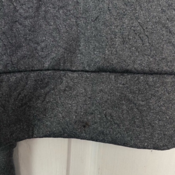 Juicy Couture Women's Jacquard Quilted Crop Pullover in Light Heather Grey - Picture 9 of 10